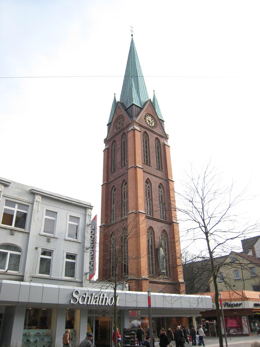 Turm der Pfarrkirche St. Bonifatius von Nordwesten 