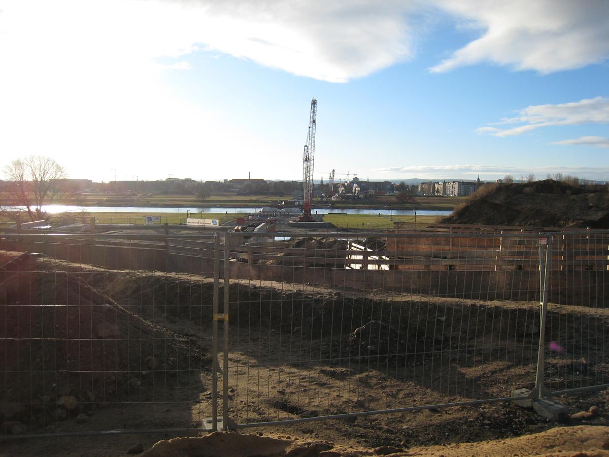 Blick auf die Brückenbaustelle von Norden 