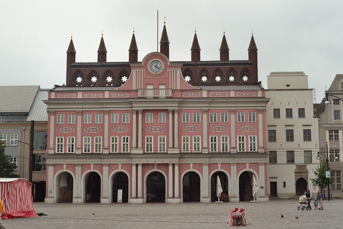 Rathaus Rostock, Ansicht vom Neuen Markt (von Westen) 