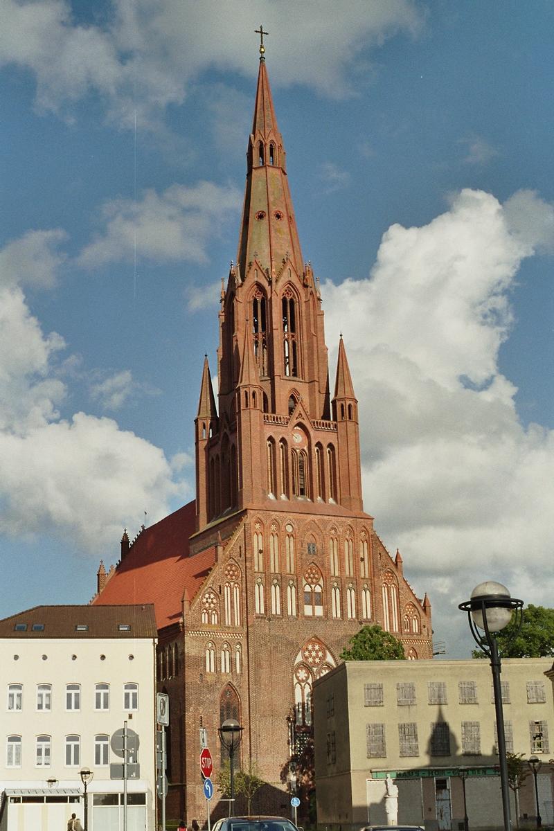 Sankt-Bartholomaei-Kirche in DemminAnsicht von Westen 