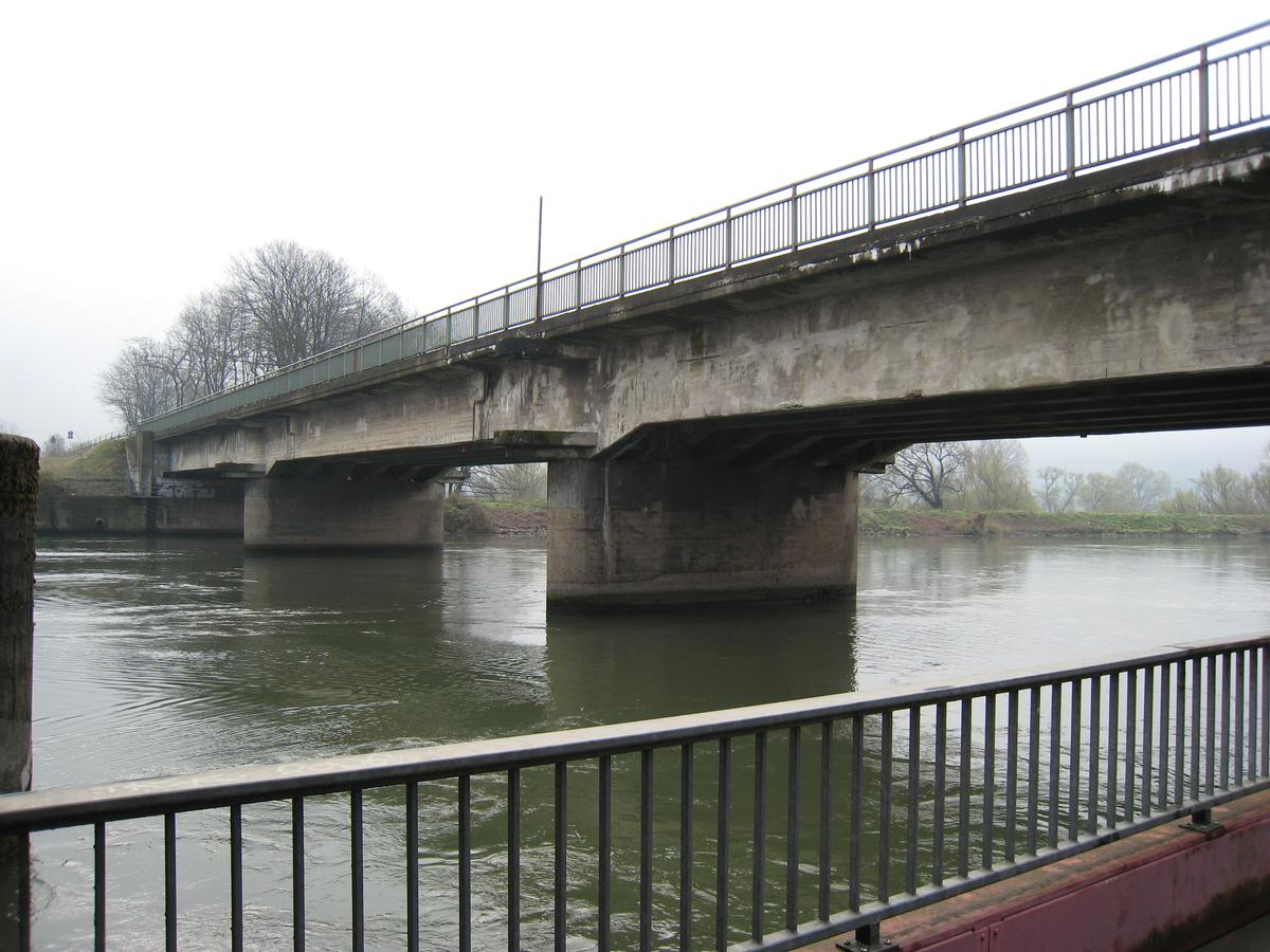 Pont-route sur l'Obergraben 