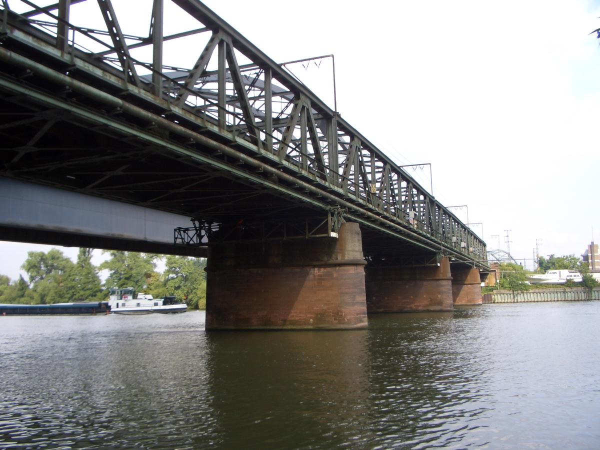 Alte Niederräder Eisenbahnbrücke, Frankfurt 