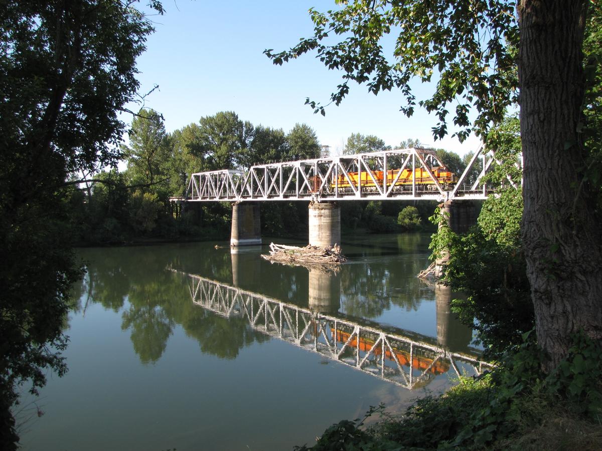 Toledo District Willamette River Bridge 