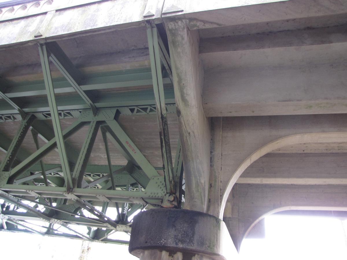 Molalla River Bridge (Highway 99E northbound) 