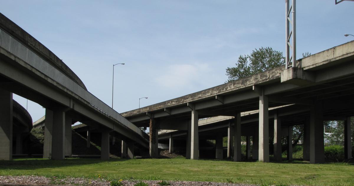 Center and Marion Street Bridges west approach interchange 