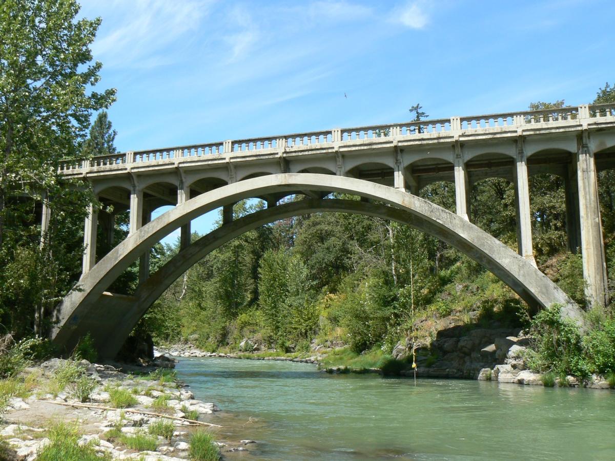 Hood River (Tucker) Bridge 