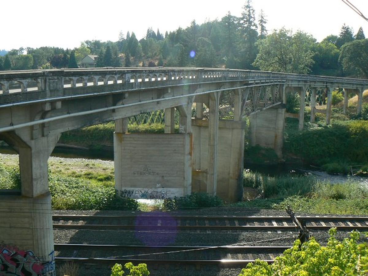 Calapooya Creek (Oakland) Bridge 