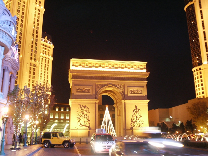 Paris Hotel - The Arc de Triomphe replica 