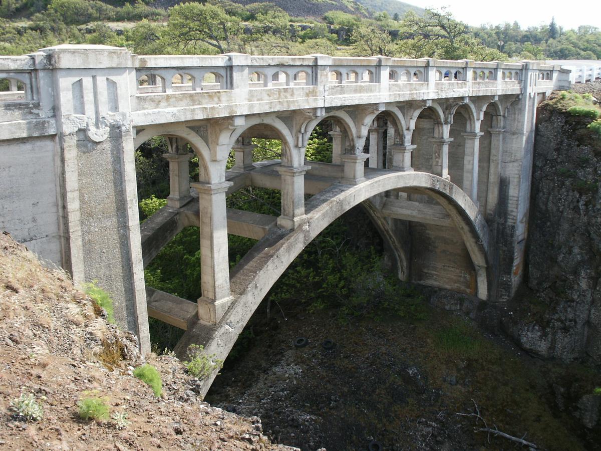 Dry Canyon Creek Bridge 
