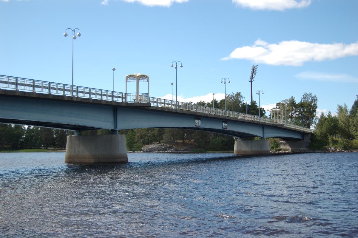 Brücke zwischen Kuopio und der Insel Rönö im Kallavesi-See, Kuopio, Ita-Suomen Lääni, Finnland 