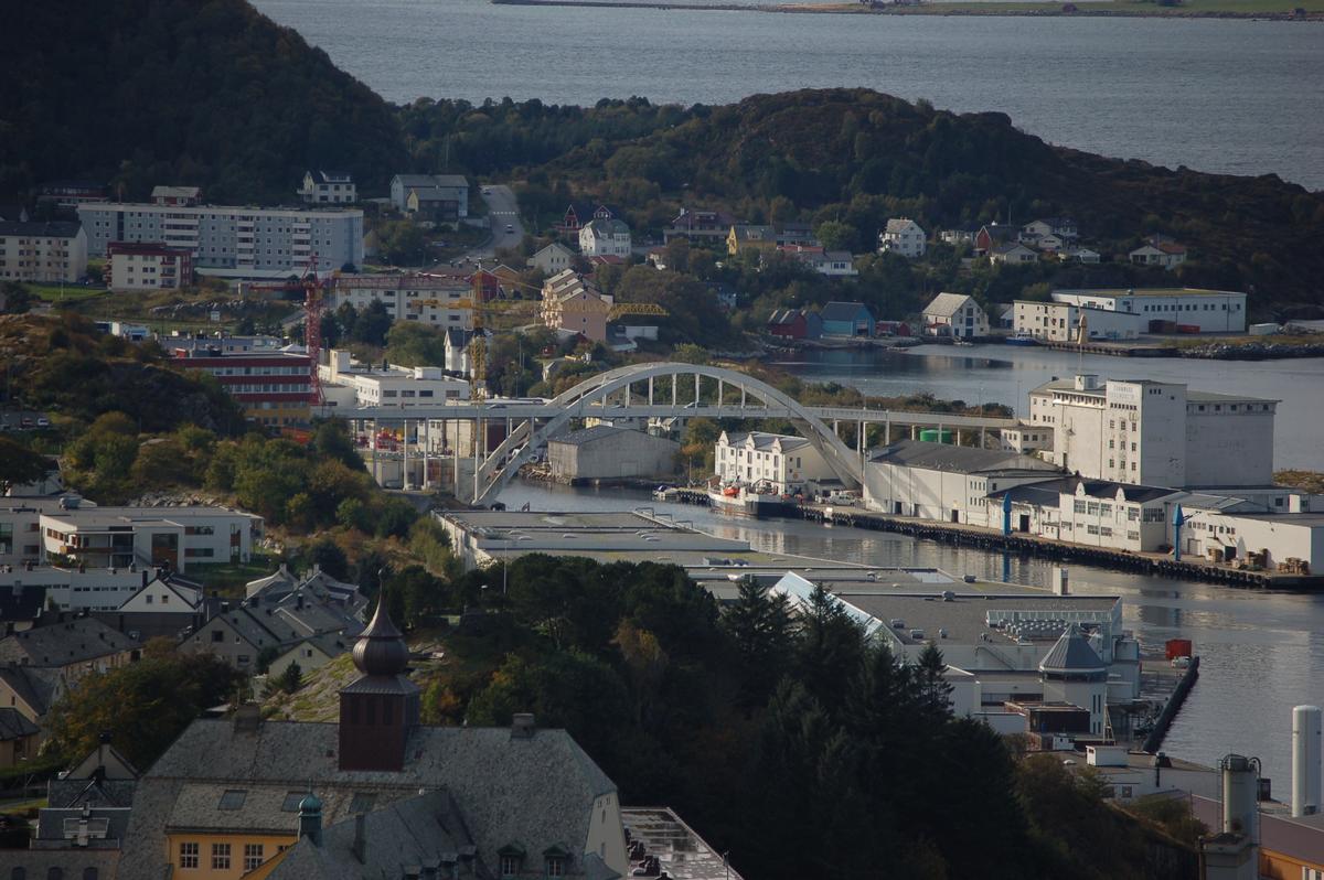 Brücke in Ålesund, Ålesund, Møre og Romsdal, Norwegen 