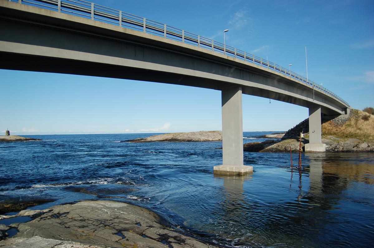 Vevangstraum-Brücke, Møre og Romsdal, Norwegen 