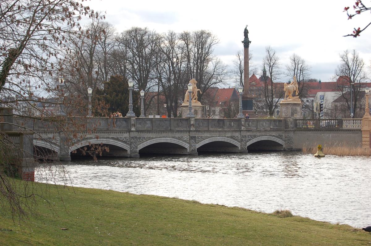 Schlossbrücke Schwerin 