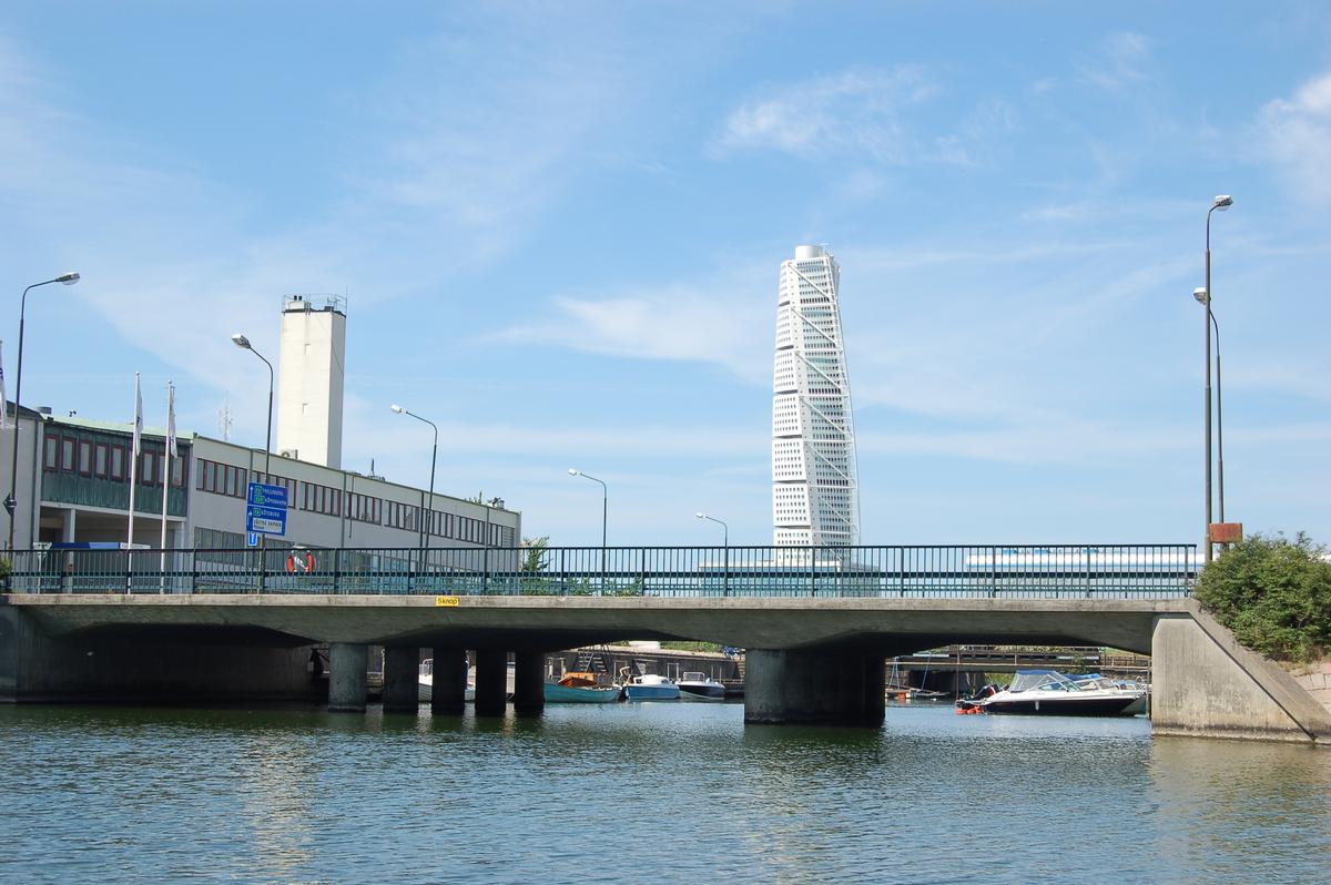 Brücke der Straße Citadellsvägen, Malmö 