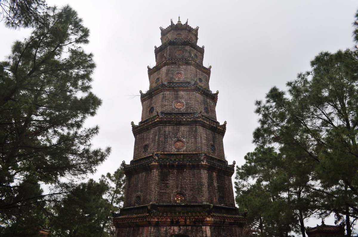 Thien Mu Pagoda 