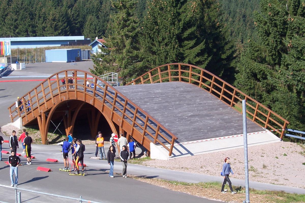 Skiwegbrücke am Biathlon-Stadion in Oberhof 