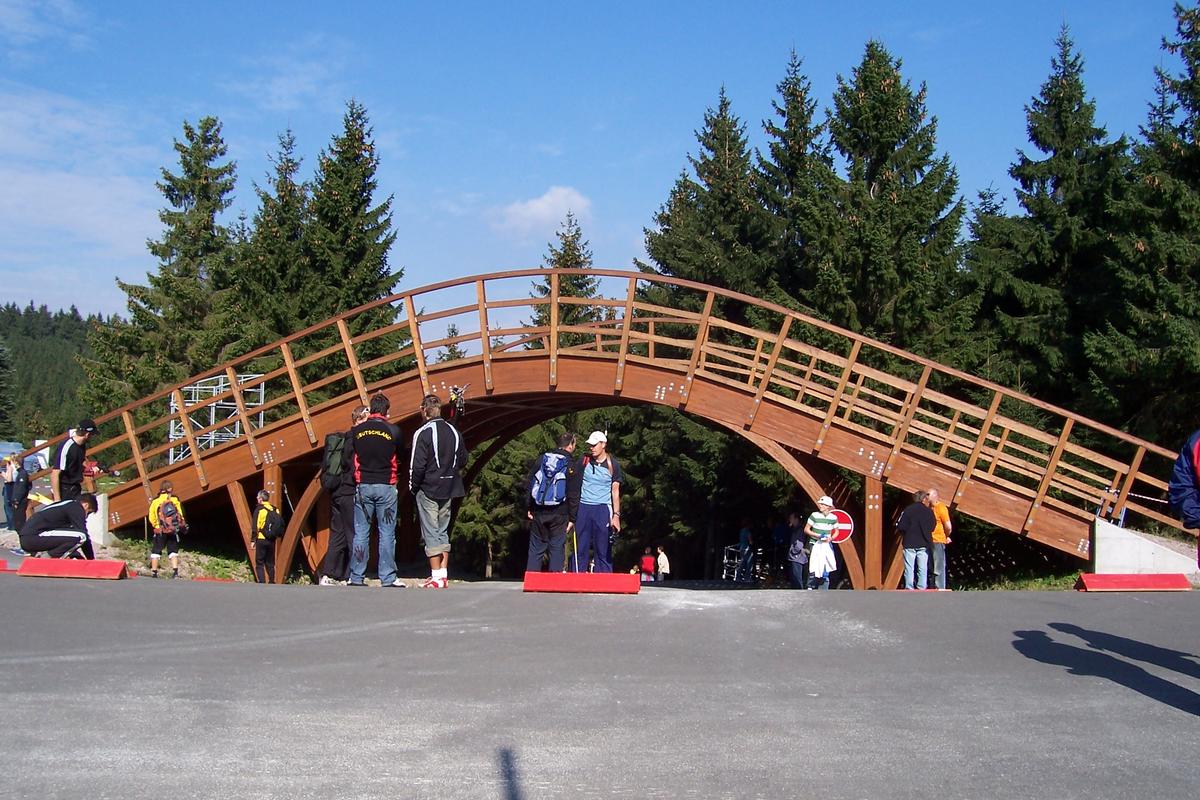 Skiwegbrücke am Biathlon-Stadion in Oberhof 