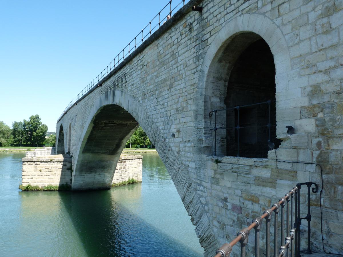 Saint-Bénezet Bridge 