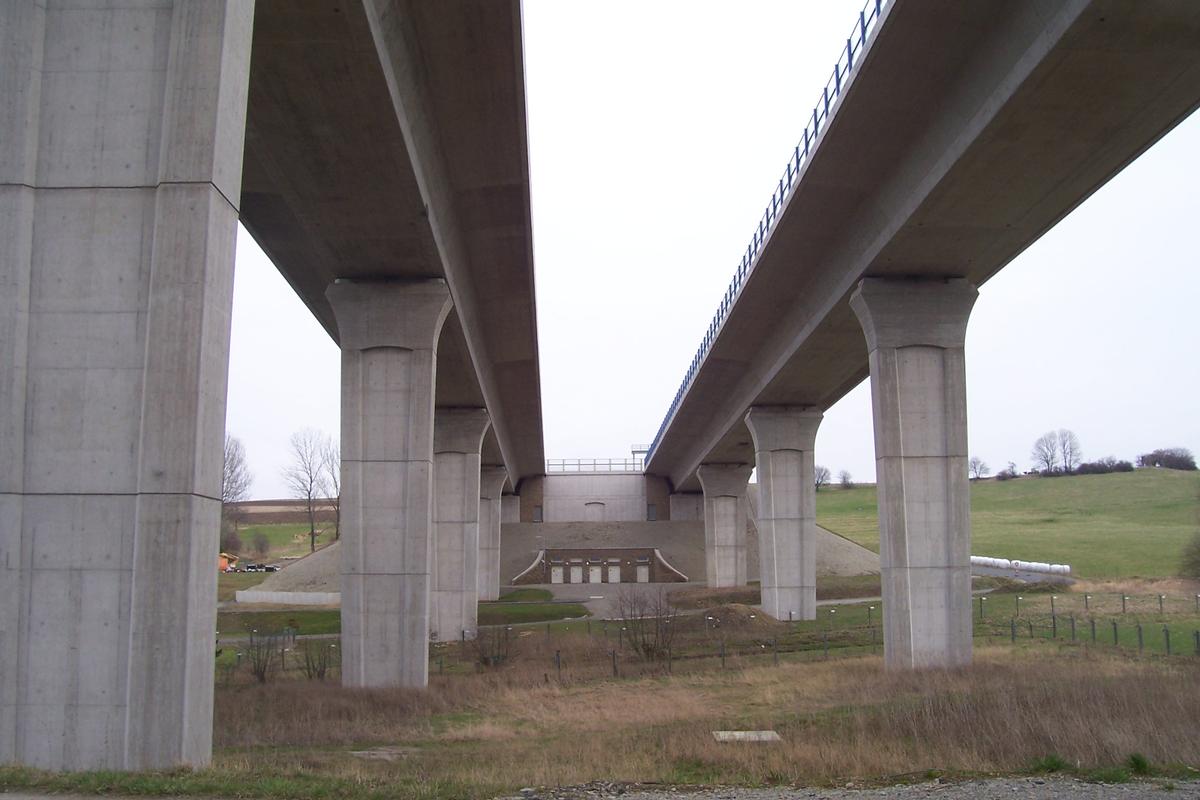 Hopfenbachtalbrücke Hessisch-Lichtenau OT Walburg, Balkenbrücke Autobahn A 44 