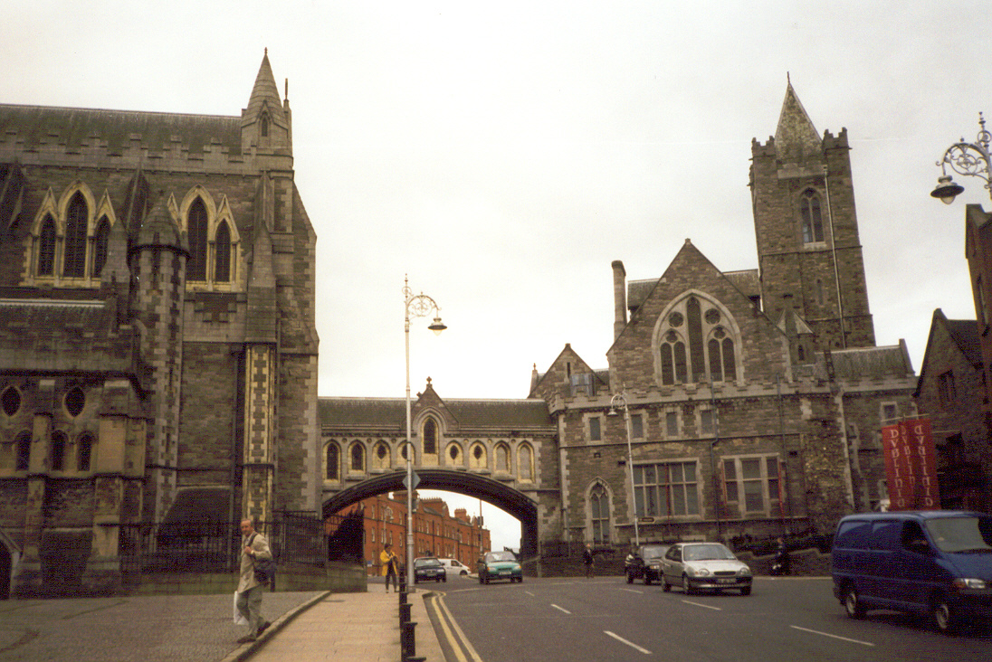 Pont entre Christ Church Cathedral et Synod Hall à Dublin 