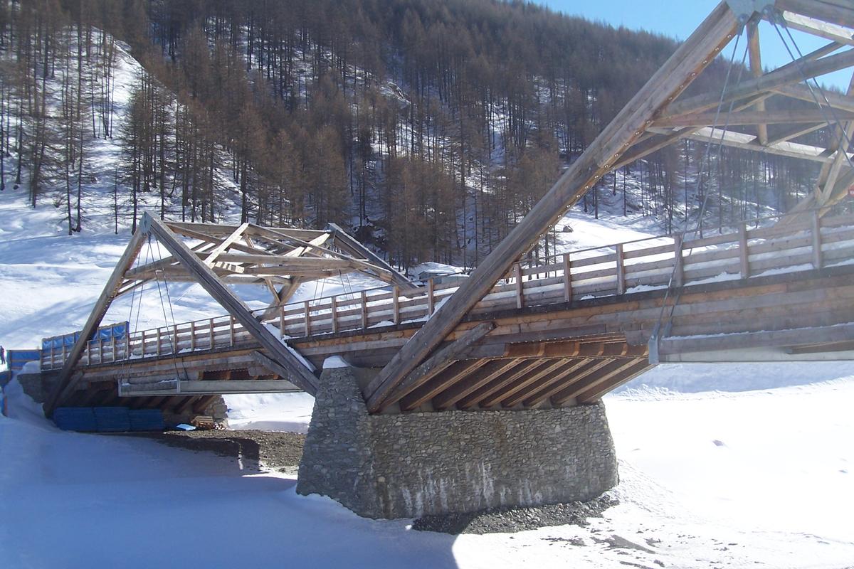 Brücke im Langlaufstadion von Pragelato/Plan in Italien 