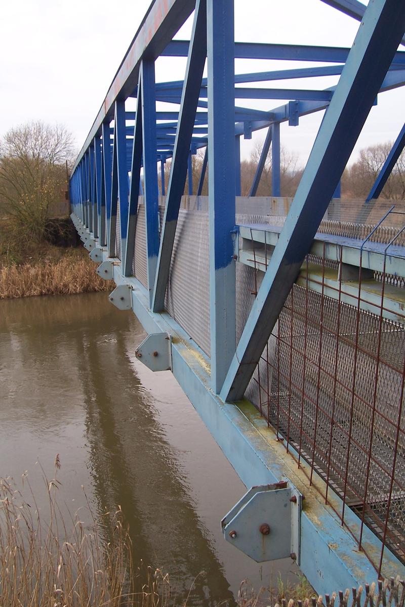 Media File No. 74400 Former border bridge between Heldra and Treffurt used originally as a barrier on the Werra to prohibit anyone from crossing the German-German border above the waterline of the river