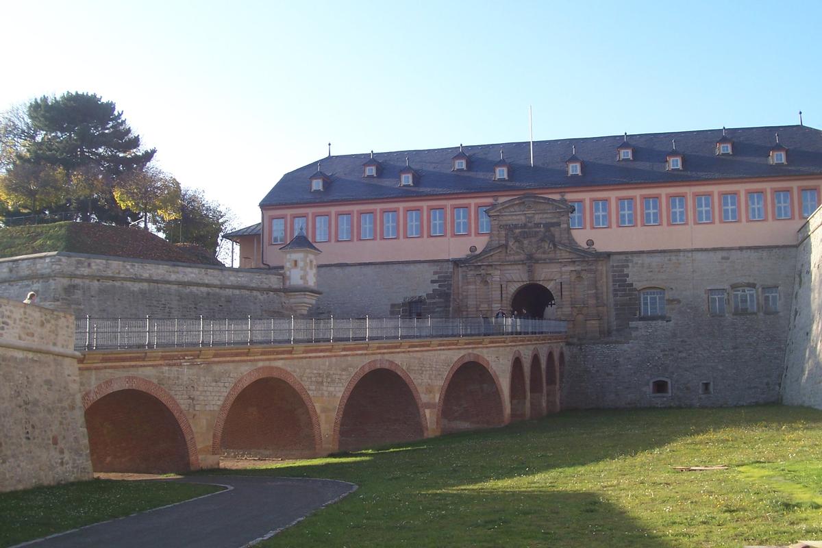 Zufahrtsbrücke zur Zitadelle auf dem Petersberg in Erfurt (Thüringen) 