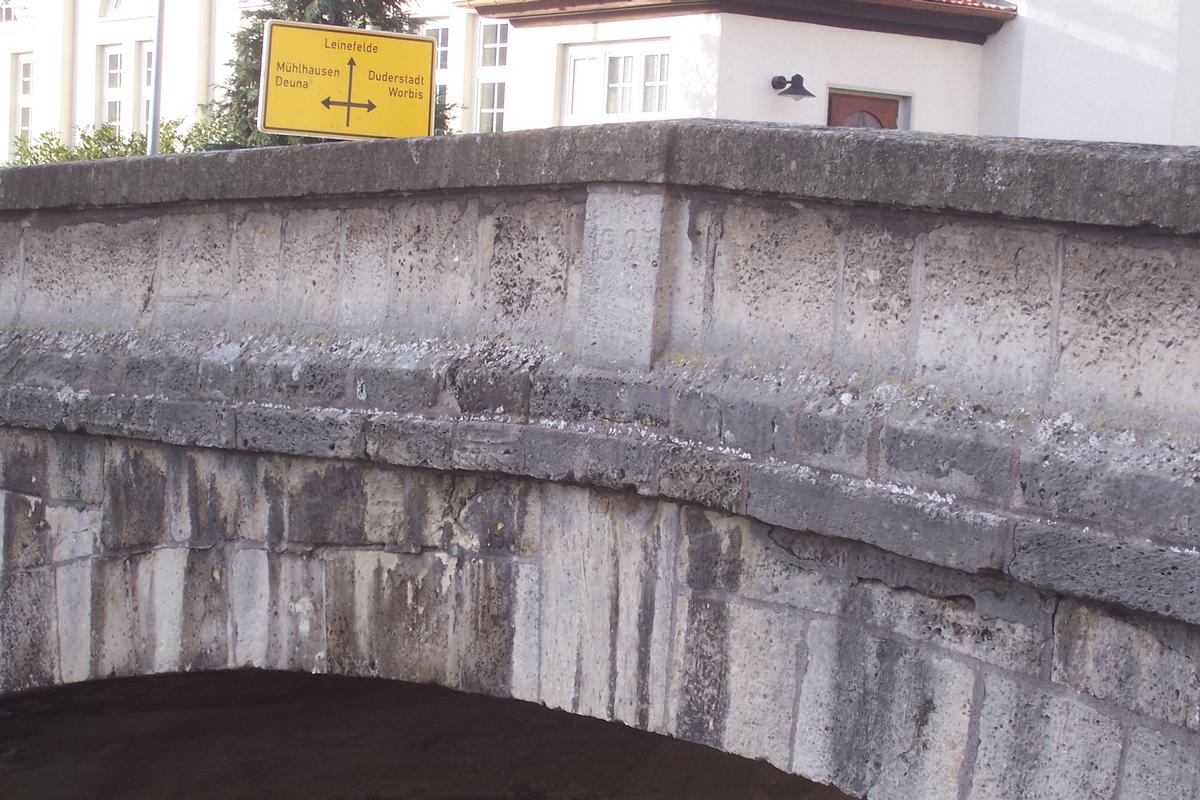 Brücke in der Ortschaft Gernrode ca. 6 km von Leinefelde entfernt im Zuge der L 1014Baujahr: 1739erneuert: 1927 Brücke in der Ortschaft Gernrode ca. 6 km von Leinefelde entfernt im Zuge der L 1014 Baujahr: 1739 erneuert: 1927