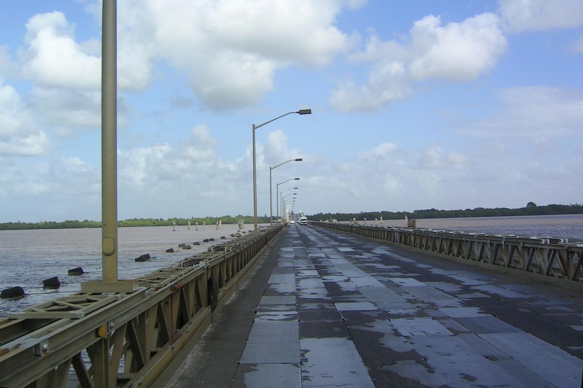 Demerara Harbor Bridge, Georgetown, Guyane 