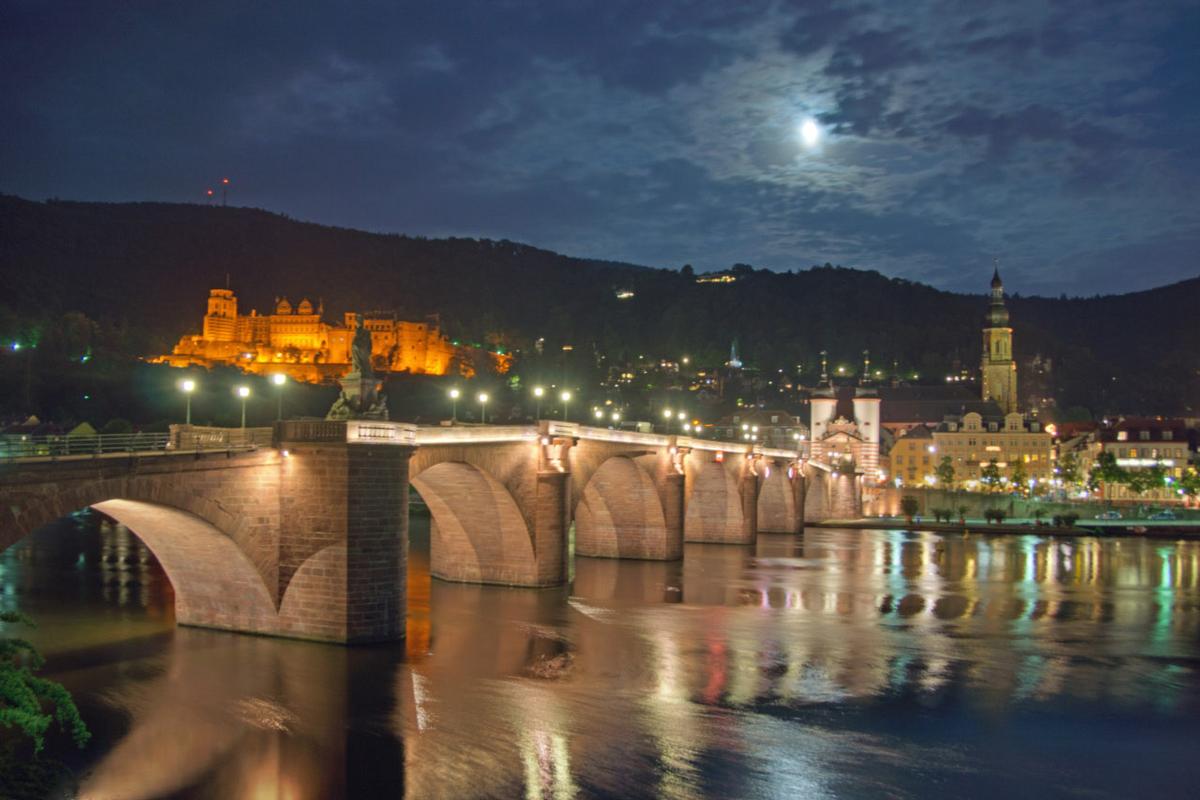 Karl Theodor Bridge at night 