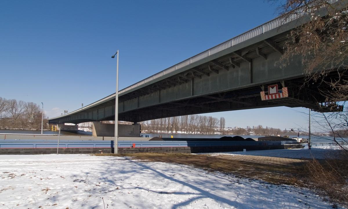 Pont sur le Main de la A 671 