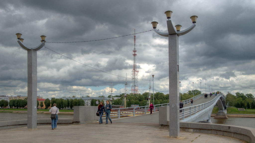 Pedestrian Bridge across Volkhov 