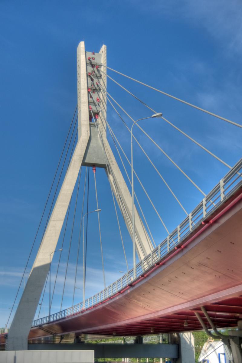 Prospekt Aleksandrovskoy Fermy Bridge 