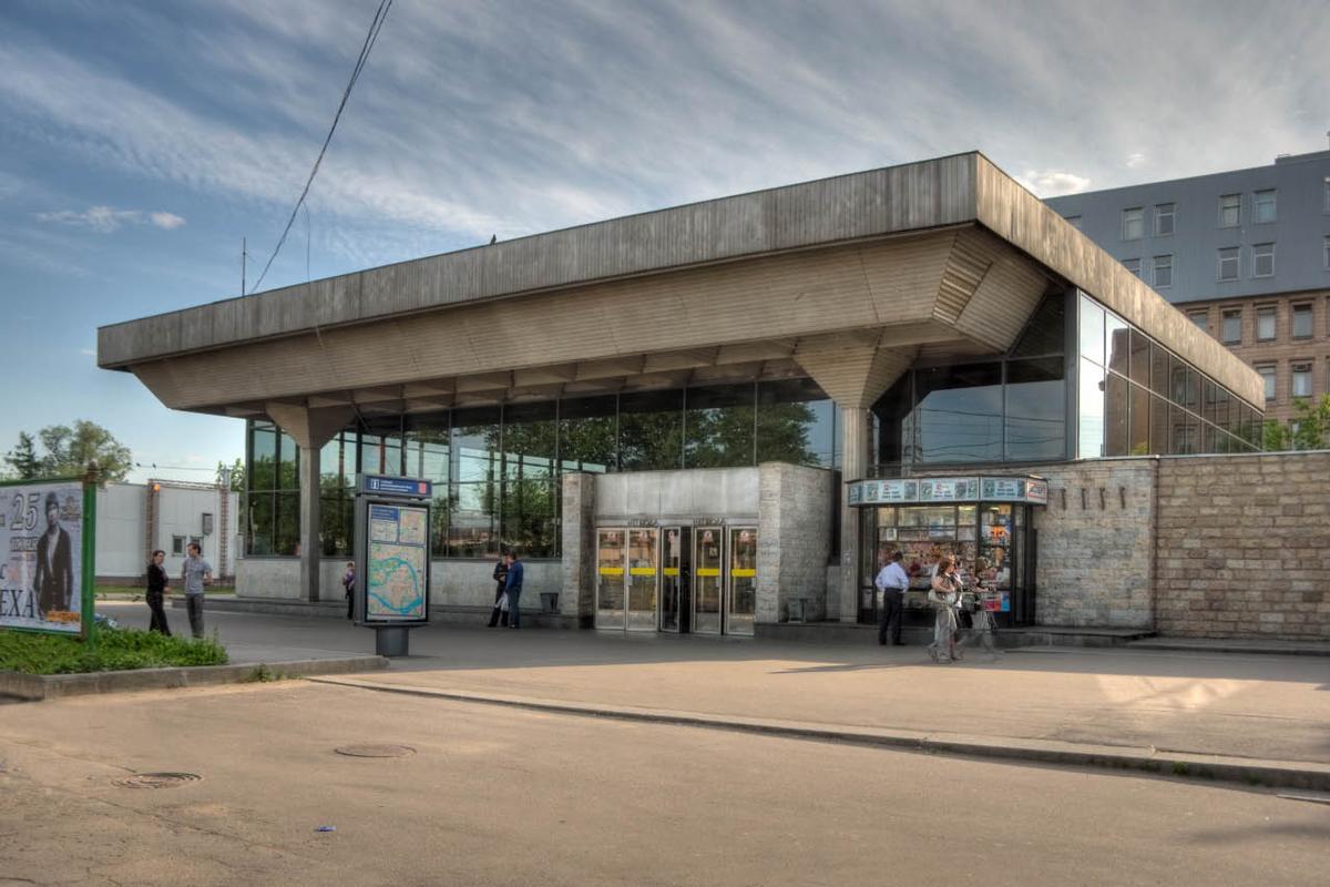 Metrobahnhof Wyborgskaja 