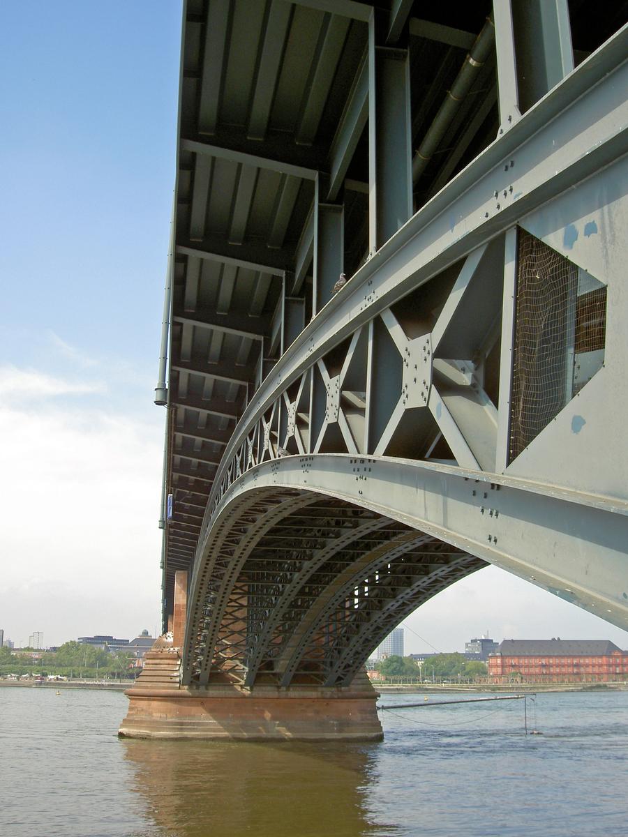 Theodor-Heuss-Brücke, Wiesbaden 