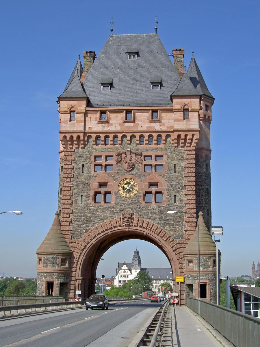 Bridge tower at Nibelungen Bridge, Worms 