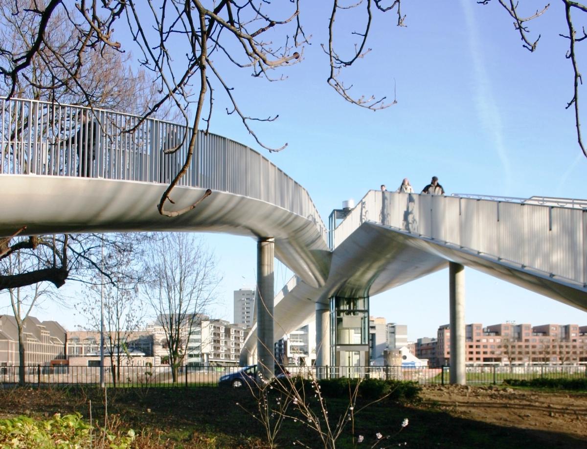 Pont Céramique: Rampes d'accès sur la rive gauche 