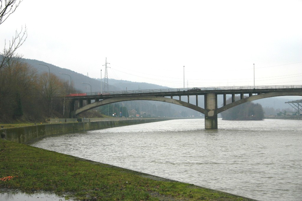 Maasbrücke Ombret 