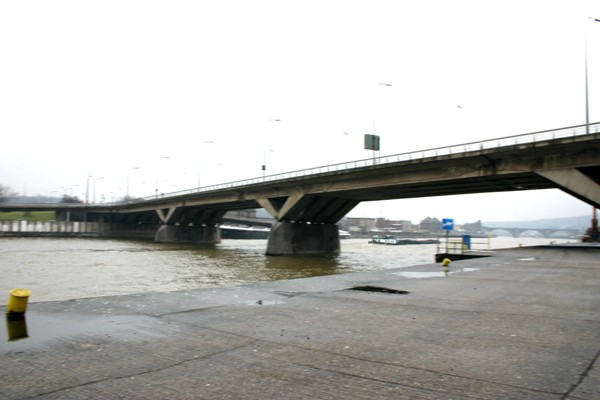 Pont d'Ougrée vu de la rive droite amont 