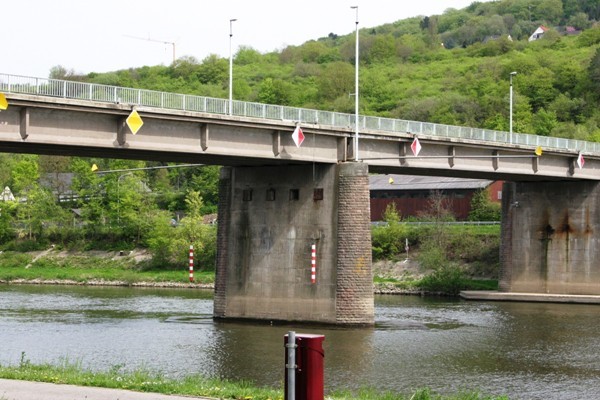 Le pont frontalier (Luxembourg-Allemagne) sur la Moselle à Grevenmacher 