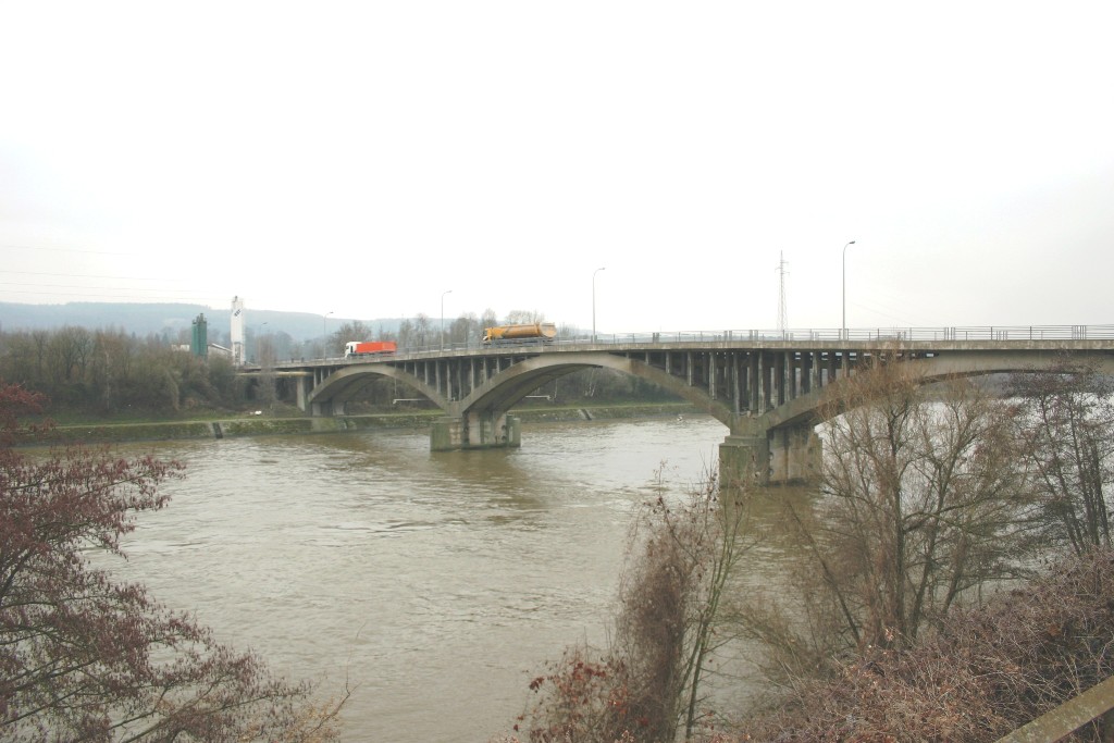 Hermalle-sous-Huy Bridge 