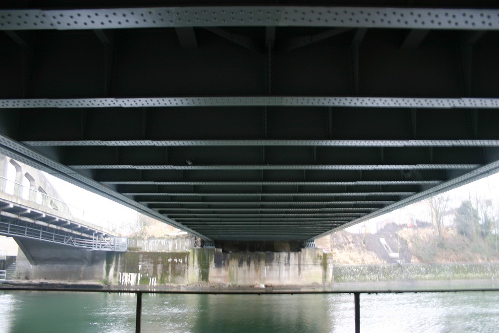 Eisenbahnbrücke Chênée der Linie 37 und LGV Linie L3 