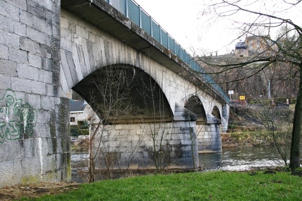 Pont sur l'Amblève à Pont-de-Sçay vu d'en amont 