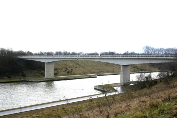 Strassenbrücke über den Albertkanal in Gellik K.P. 30.4 
