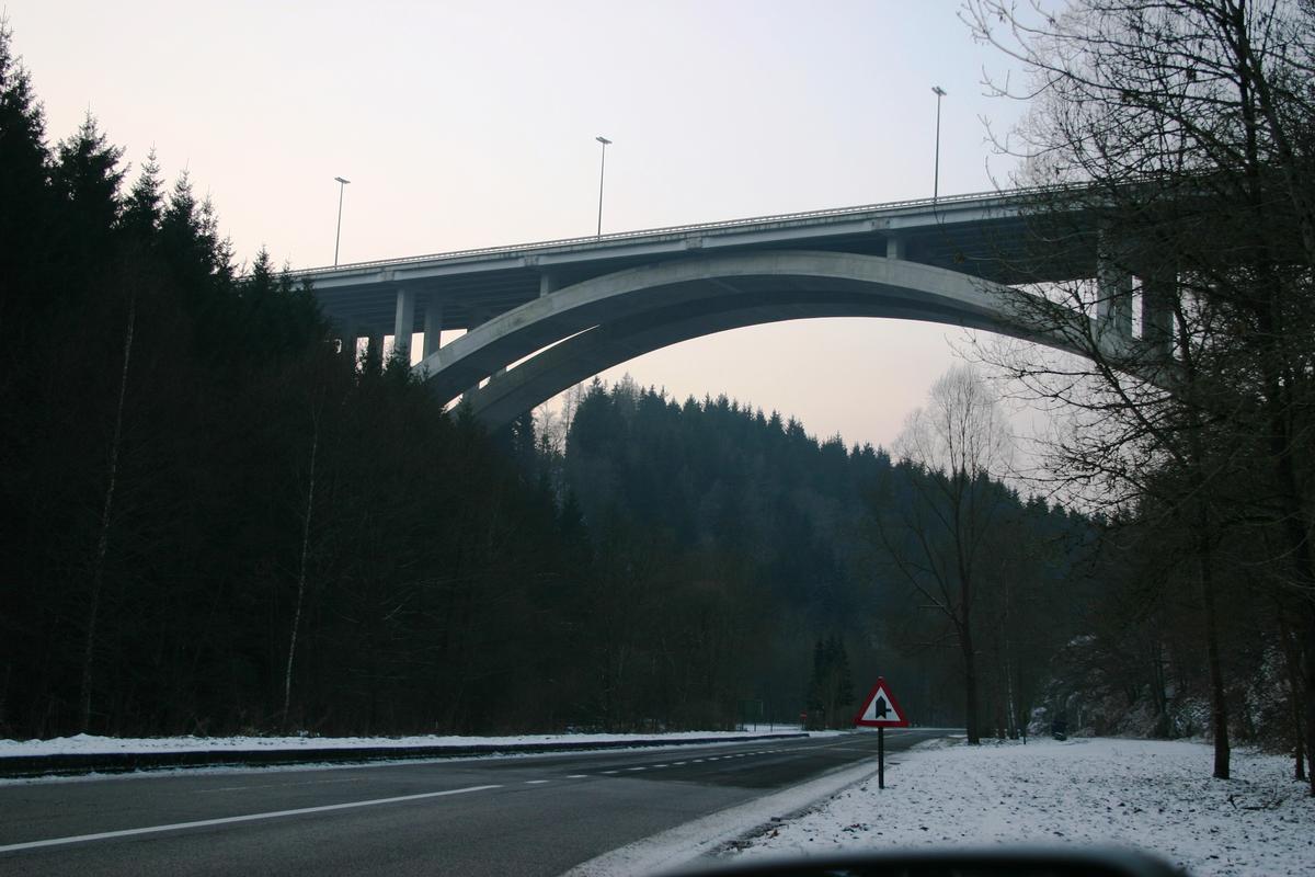 Talbrücke Houffalize 