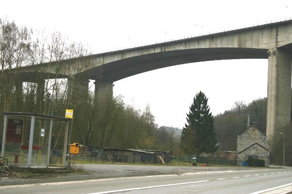 Der Viadukt von Huccorgne von der Nationalstraase 652 aus gesehen 