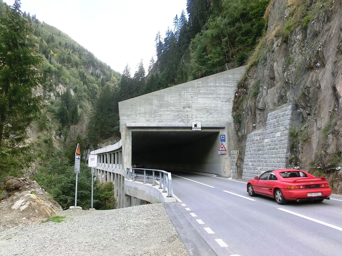 Val Zagrenda-Las Ruinas Tunnel northern portal 