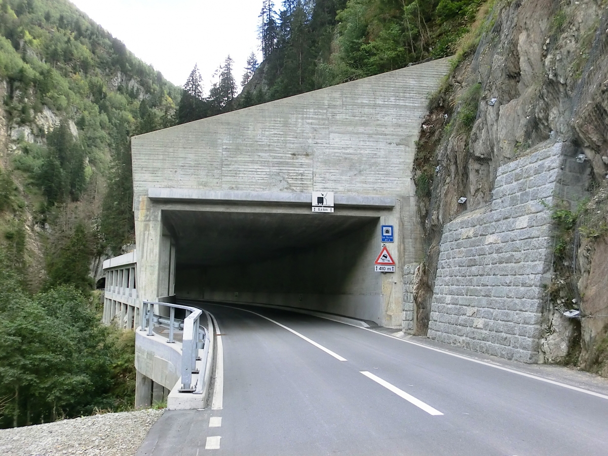 Val Zagrenda-Las Ruinas Tunnel northern portal 