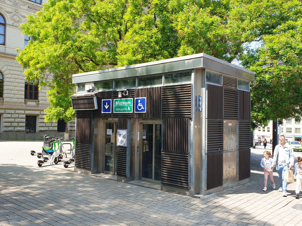Metrobahnhof Muzeum 