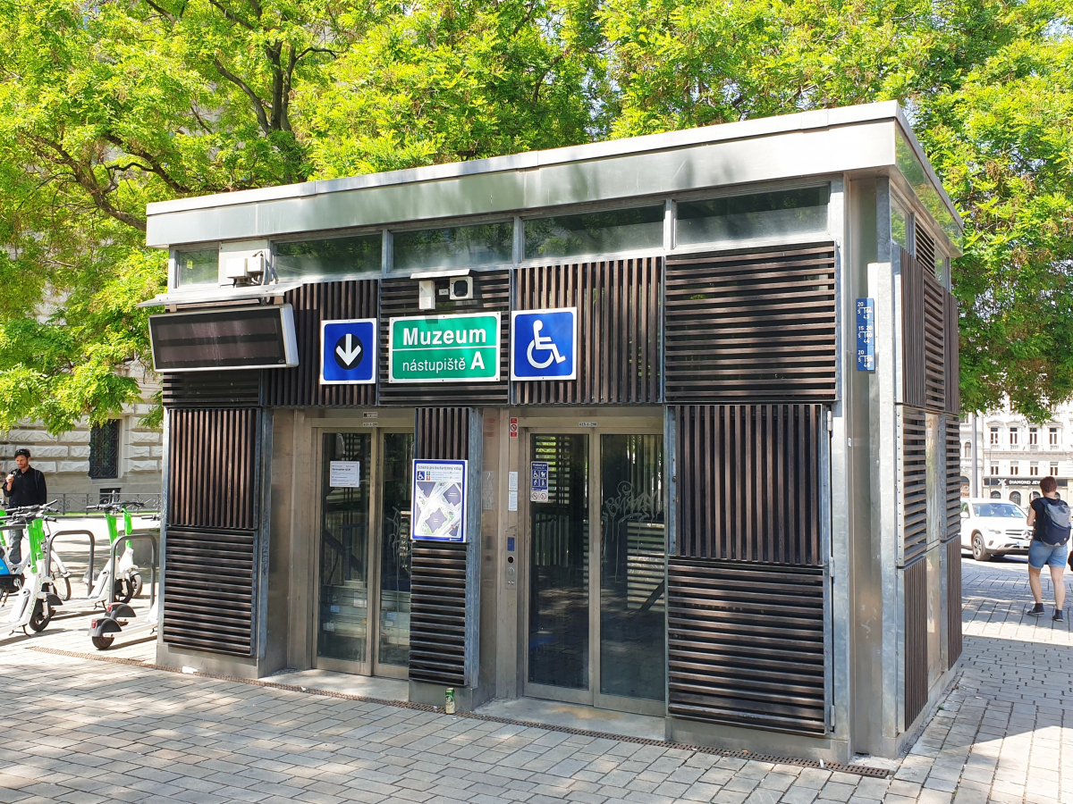 Station de métro Muzeum 